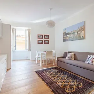 La Casa Sui Fori , Roma Italia
