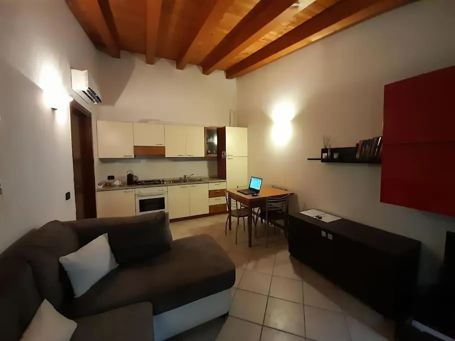 アパート ヴェローナLa Casa Di Davide Con Giardino E Garageアパートメント イタリア