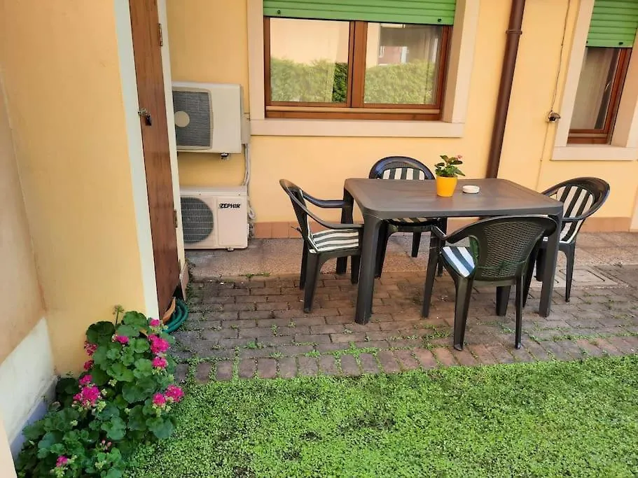 アパート ヴェローナLa Casa Di Davide Con Giardino E Garageアパートメント