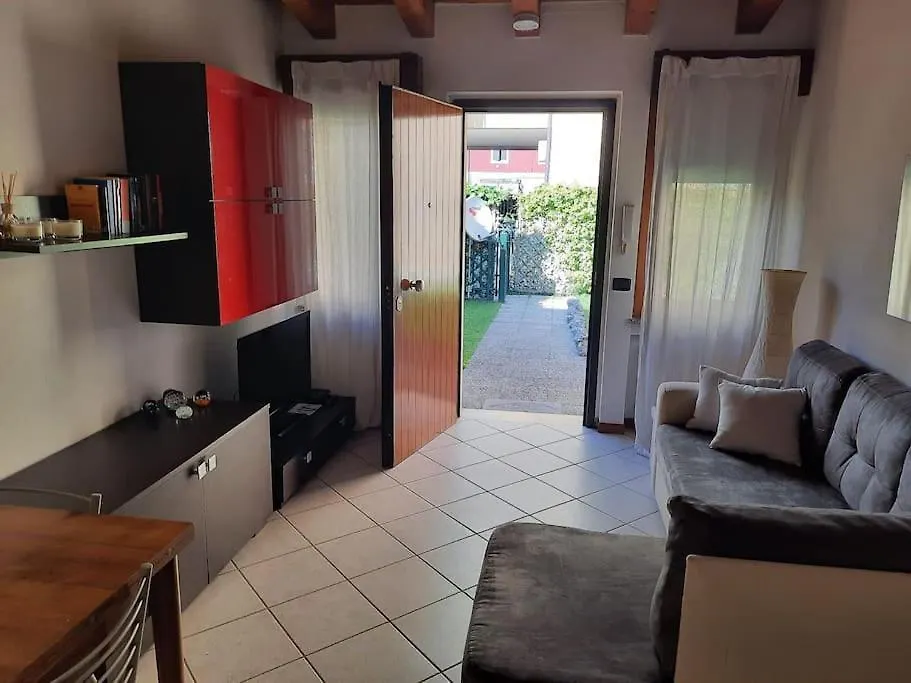 ヴェローナLa Casa Di Davide Con Giardino E Garageアパートメント