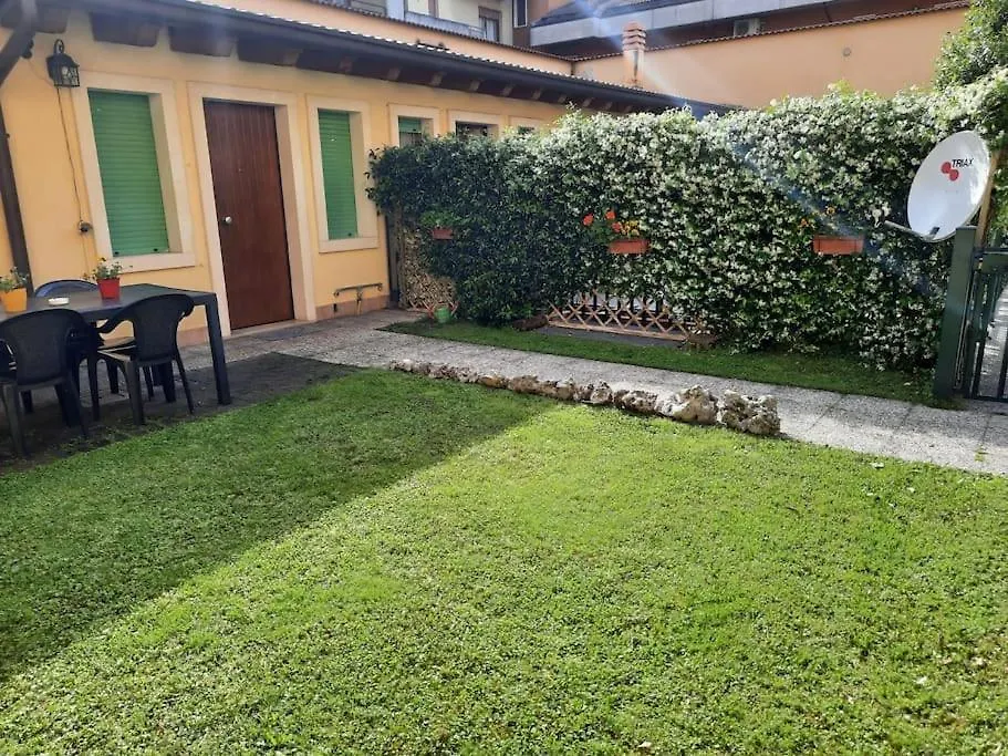 Appartamento La casa di Davide con giardino e garage Verona